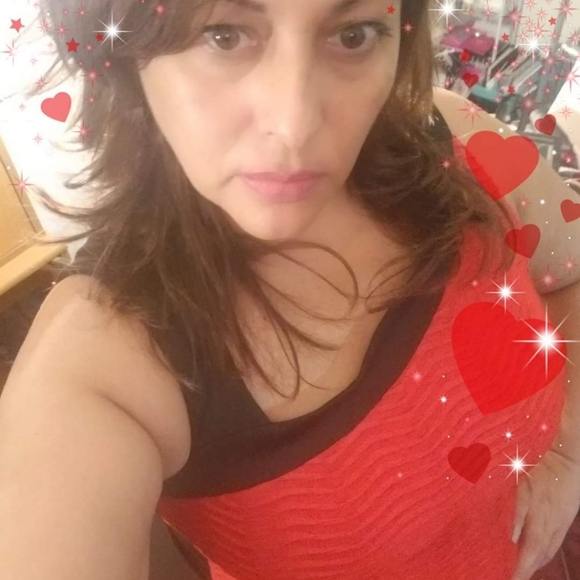 Meet your Posher, Leticia - Picture 2 of 2